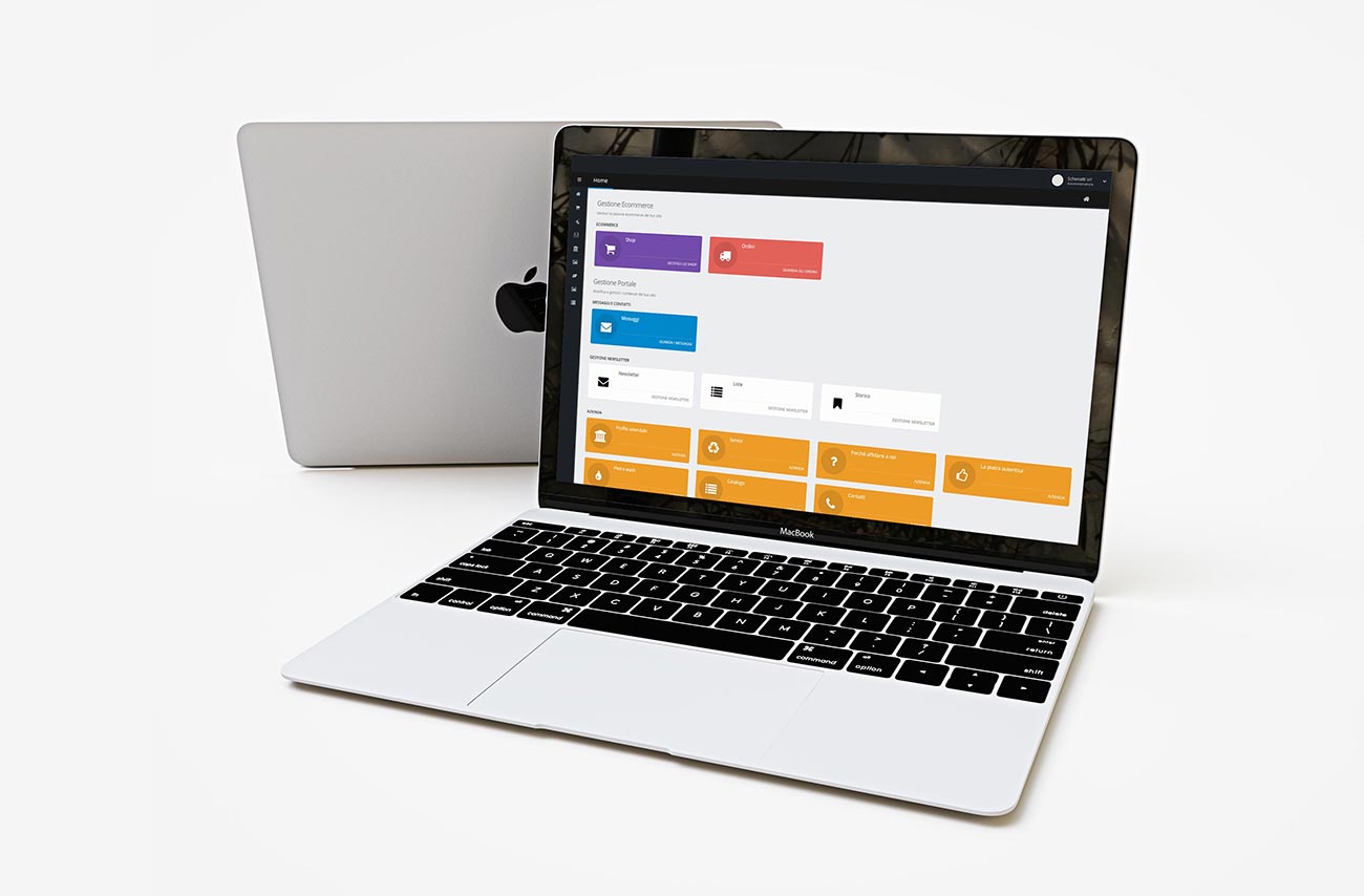 Pannello di gestione del CMS custom di Schenatti su notebook