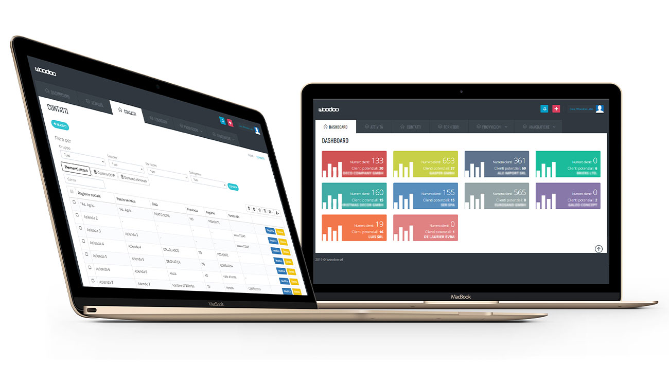Dashboard e anagrafica clienti del CRM Decobrands su notebook